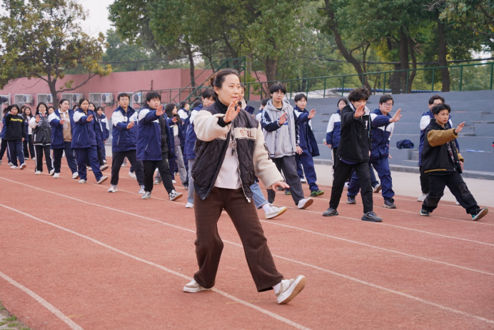 多样校园体育活动助力学生健康成长